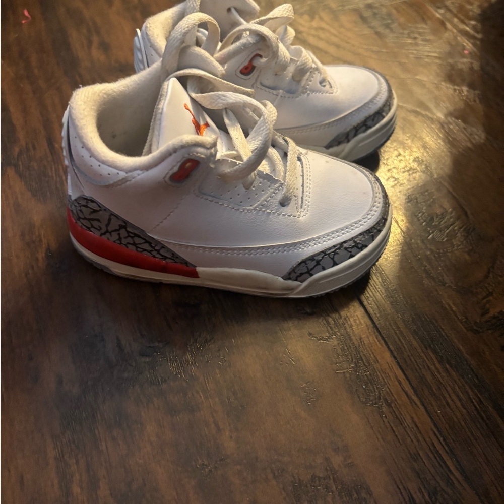 Retro Jordan toddler toddler White and Red Sneakers